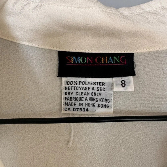 Simon Chang cream/ivory blouse with floral pocket and gold buttons size 8 EUC - Picture 3 of 4